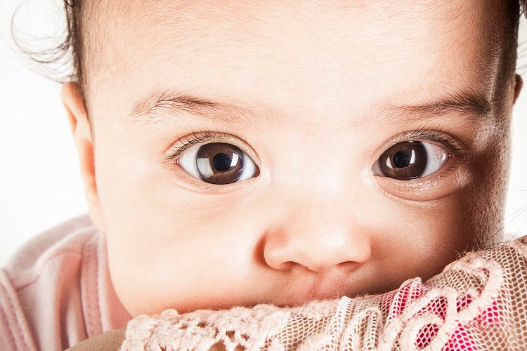 เส้นทางการมองเห็นของลูกน้อย: จากเลือนลางสู่แจ่มชัด